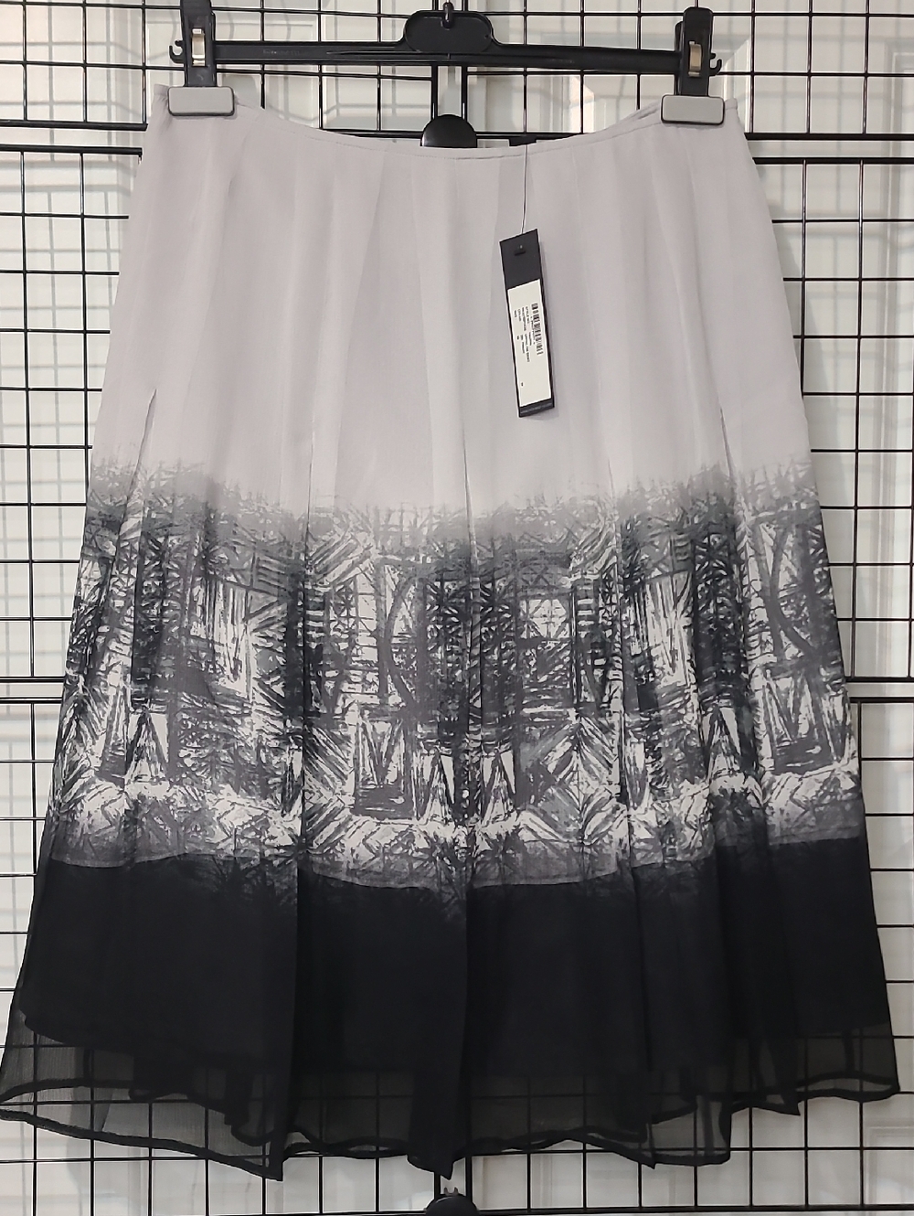 New ISDA Beautiful Silk Skirt.